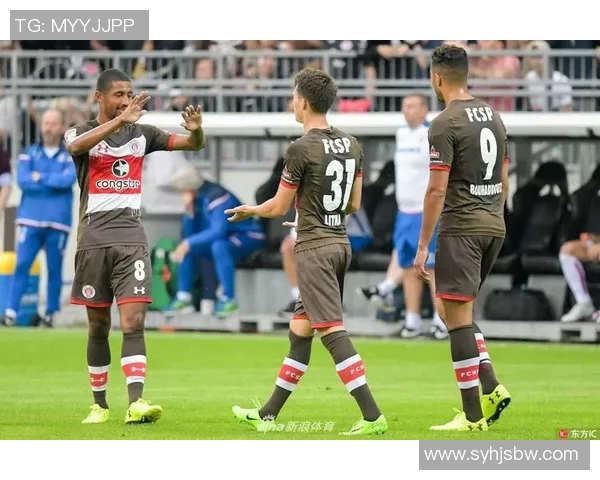 圣保利与斯托克的激烈对决揭示了足球战术与团队合作的重要性